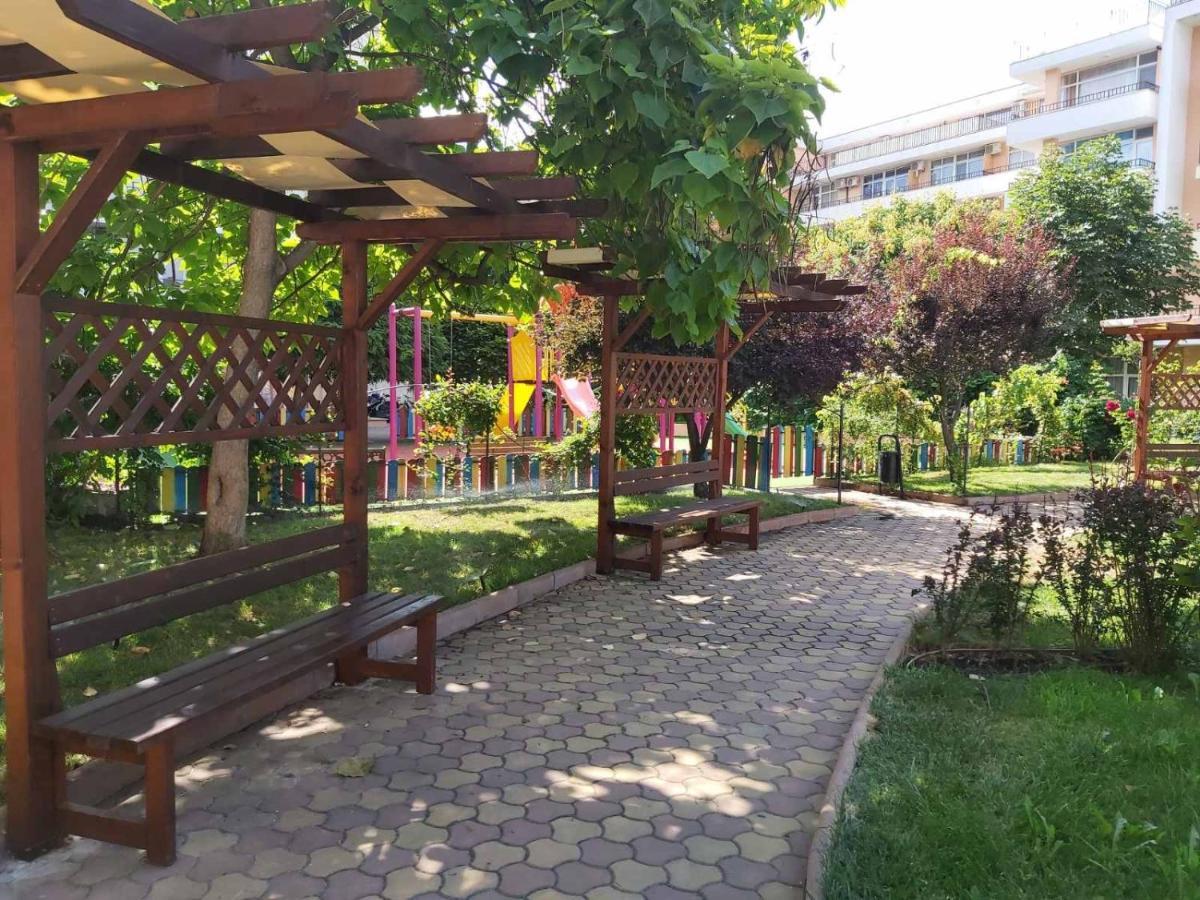 Holiday Apartments Grand Kamelia ซันนีบีช ภายนอก รูปภาพ