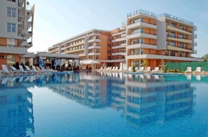 Holiday Apartments Grand Kamelia ซันนีบีช ภายนอก รูปภาพ