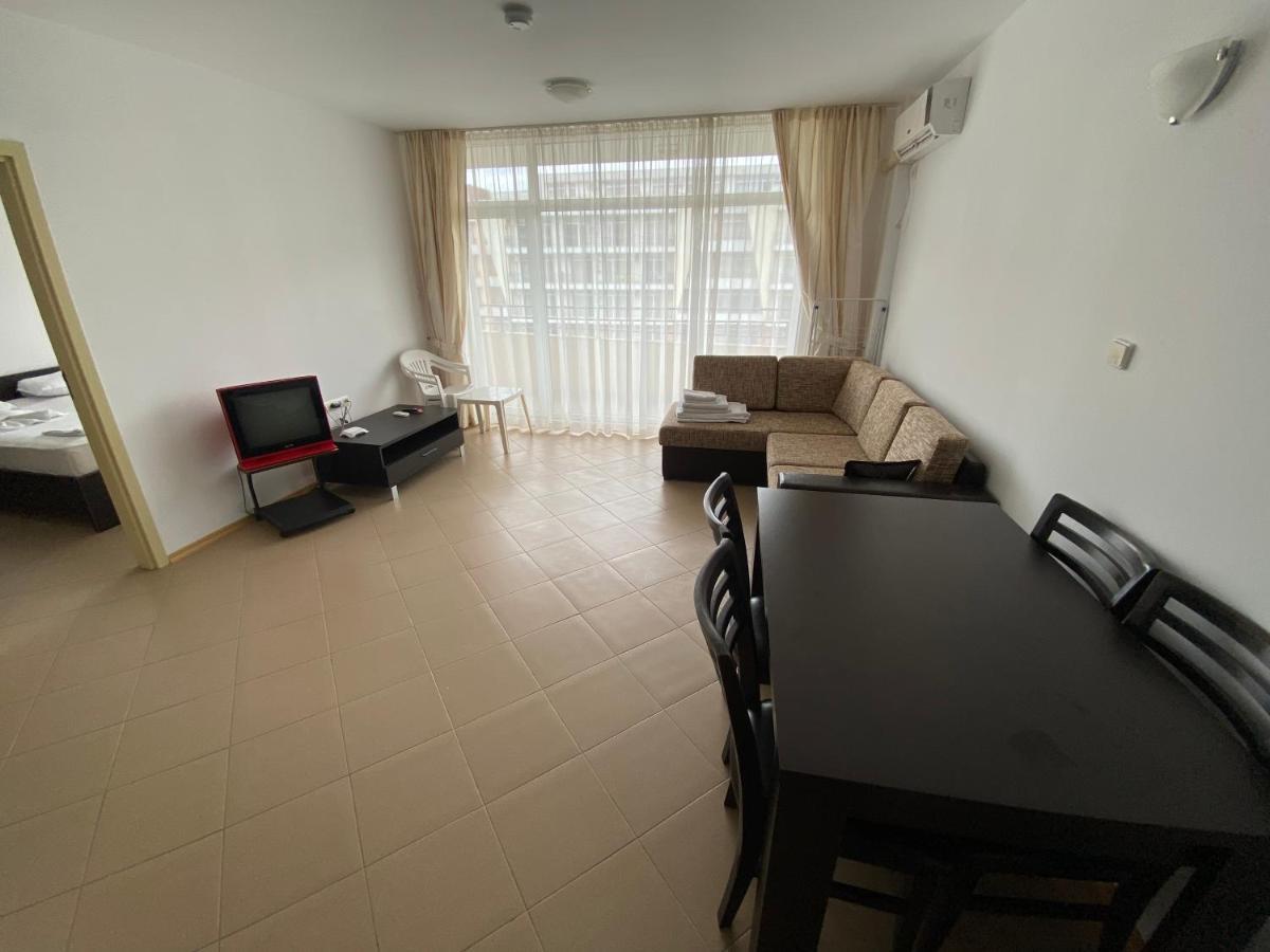 Holiday Apartments Grand Kamelia ซันนีบีช ภายนอก รูปภาพ