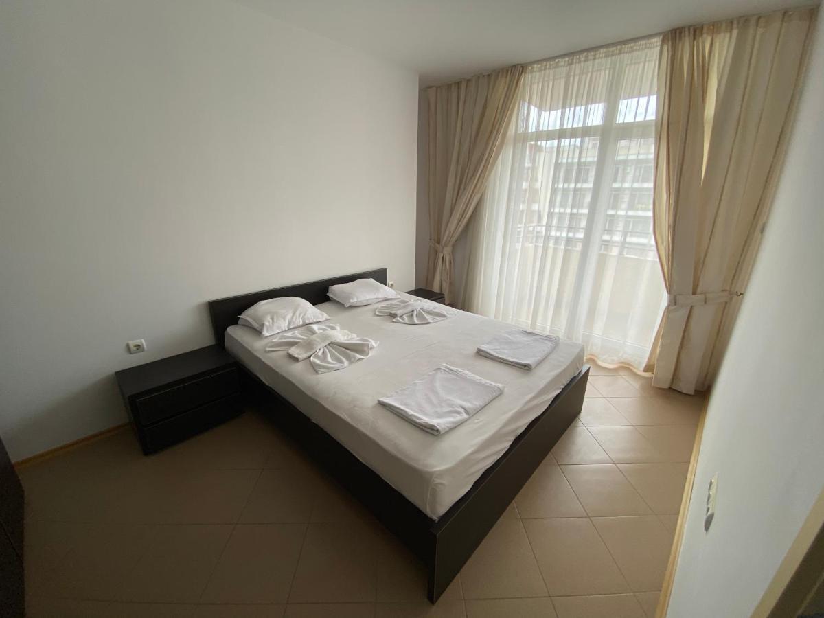 Holiday Apartments Grand Kamelia ซันนีบีช ภายนอก รูปภาพ