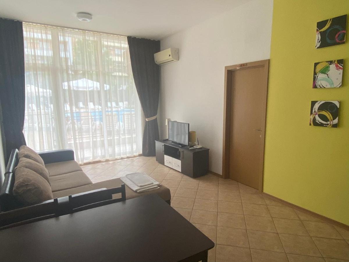 Holiday Apartments Grand Kamelia ซันนีบีช ภายนอก รูปภาพ
