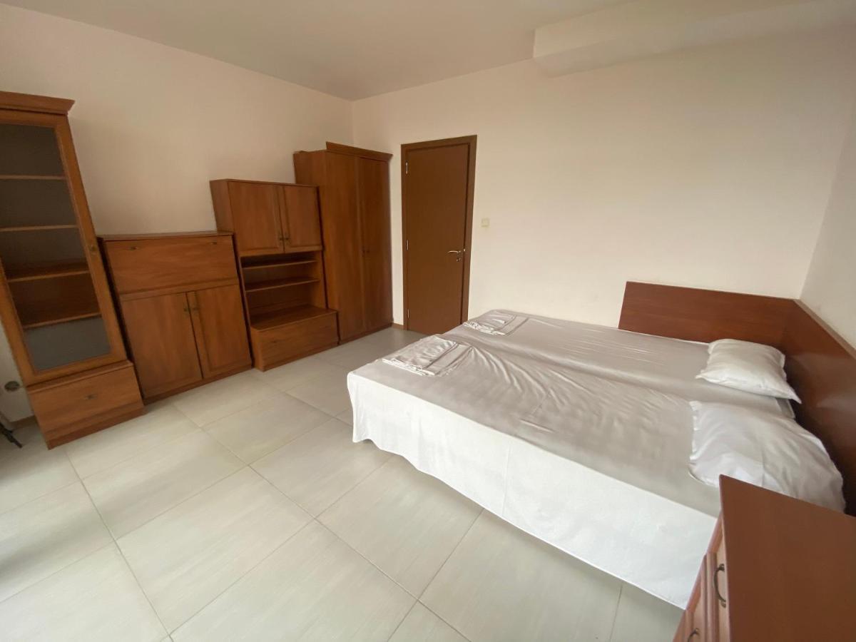 Holiday Apartments Grand Kamelia ซันนีบีช ภายนอก รูปภาพ