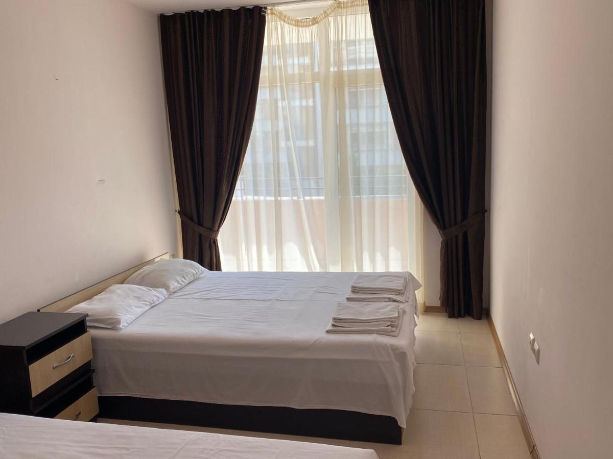 Holiday Apartments Grand Kamelia ซันนีบีช ภายนอก รูปภาพ
