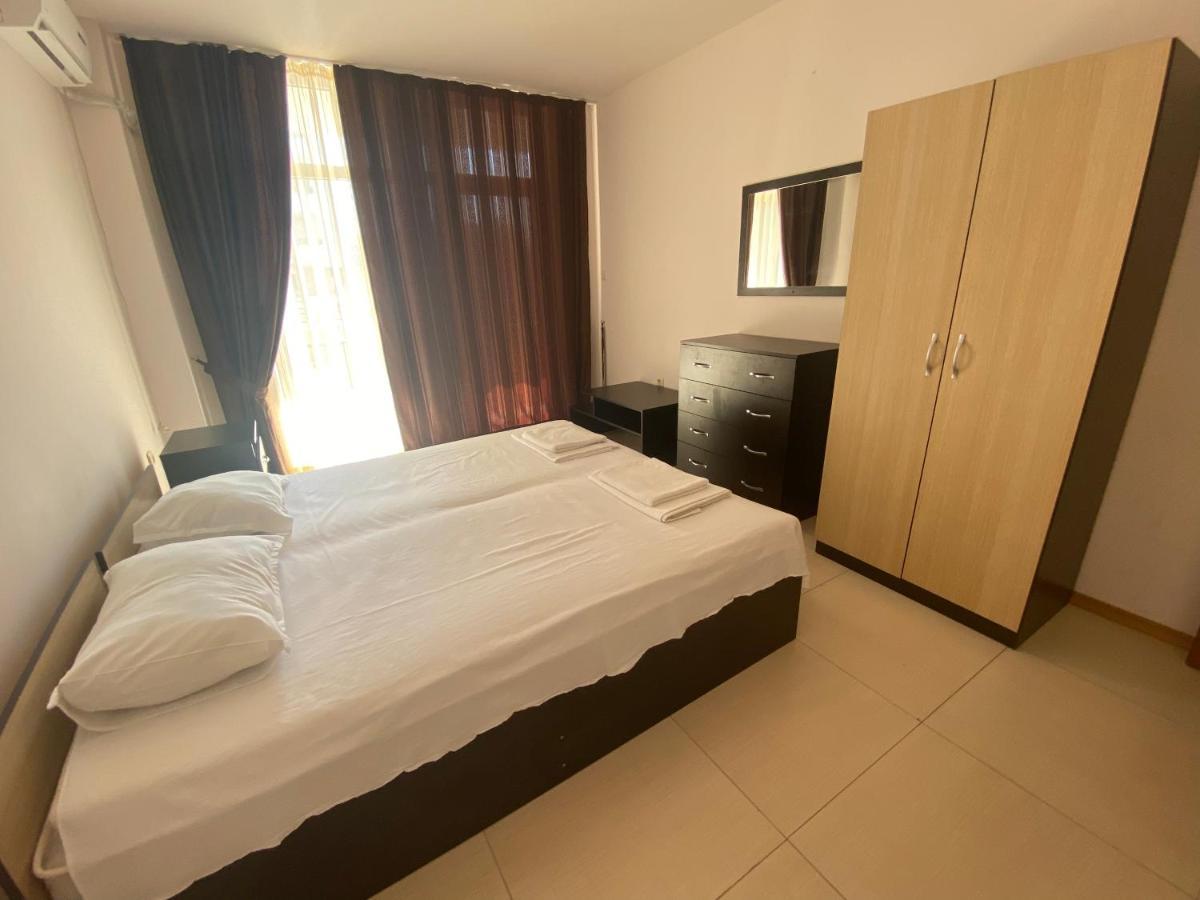 Holiday Apartments Grand Kamelia ซันนีบีช ภายนอก รูปภาพ